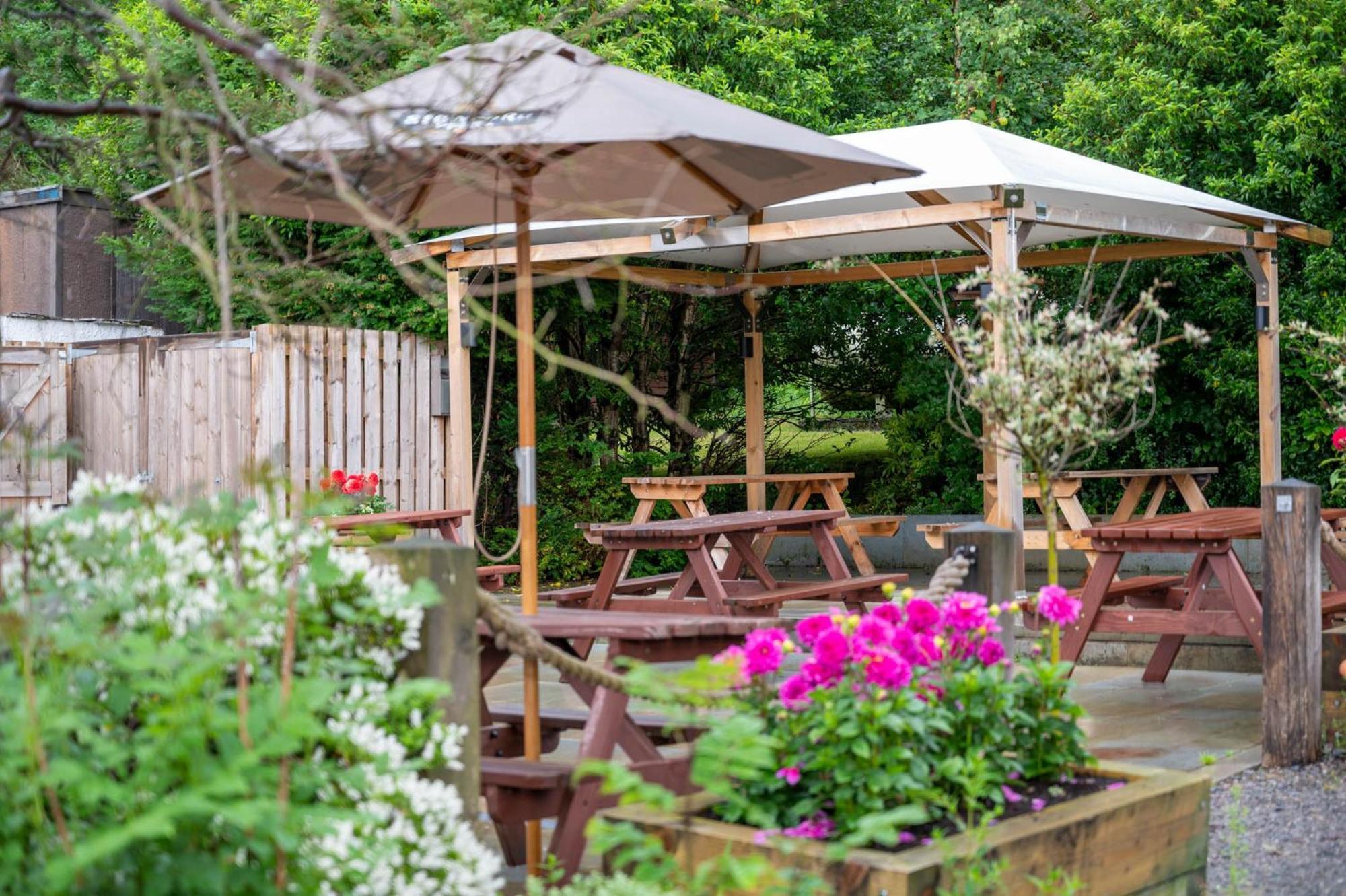 The Horse And Farrier Inn And The Salutation Inn Threlkeld Keswick Bagian luar foto